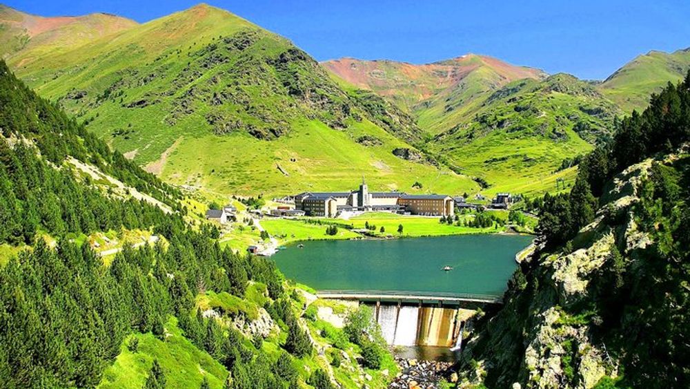 Pyrenees Hiking and Cogwheel Train from Barcelona