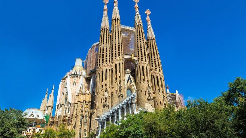 Barcelona Montserrat Monastery and Sagrada Familia with Liquor