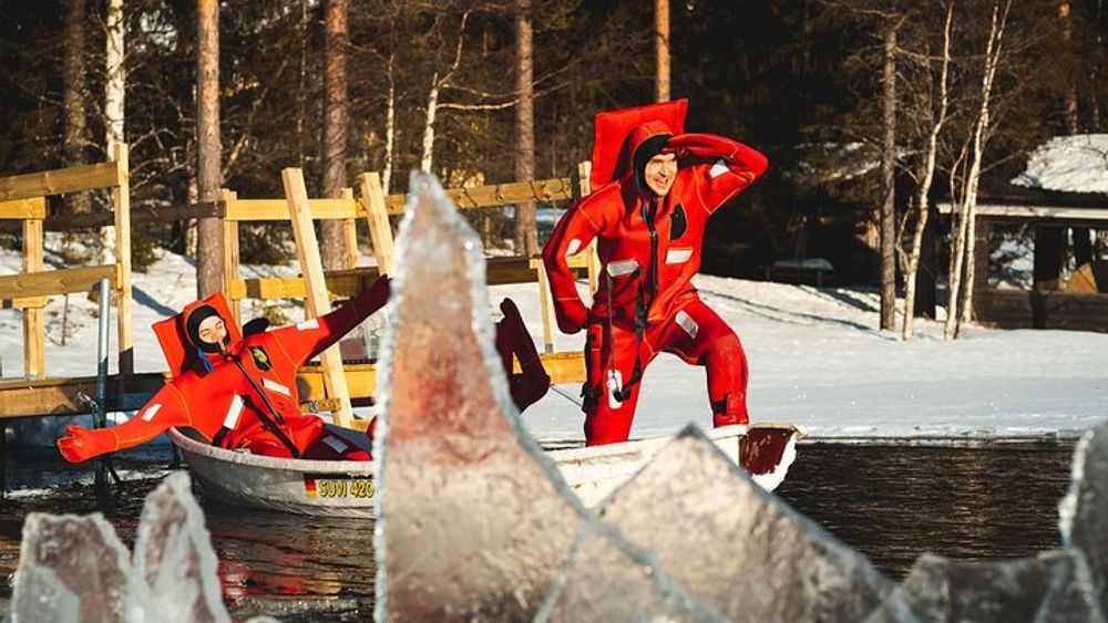 Rovaniemi Small-Group Ice-Floating Experience