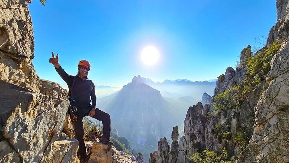 Hiking Climbing And Rappelling In The Eaglets Nest