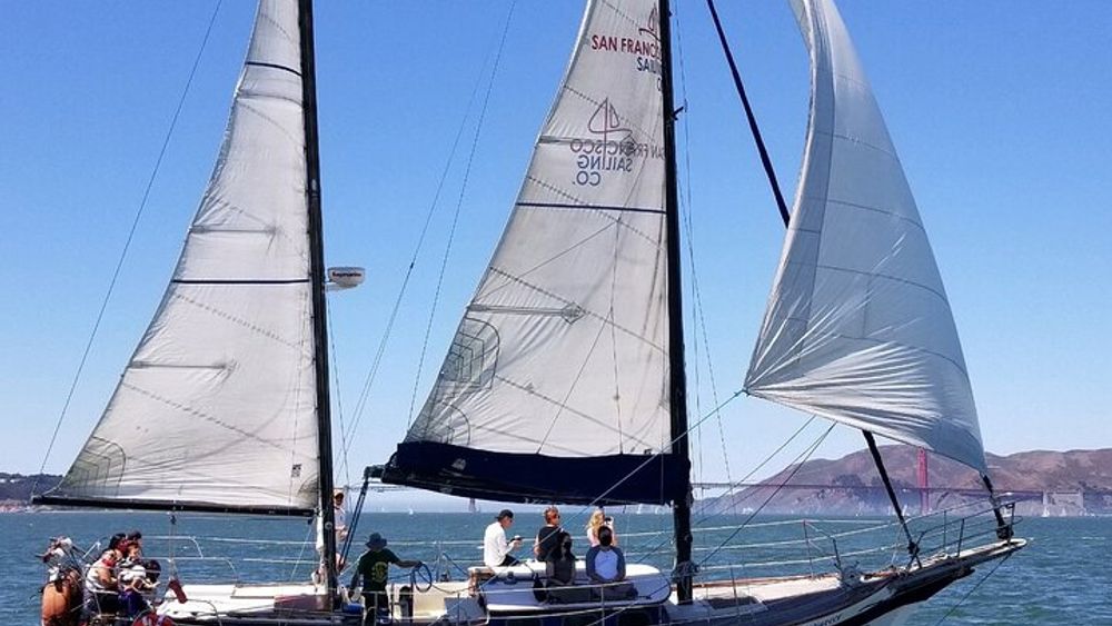 1.5-hour San Francisco Bay Sailing Tour