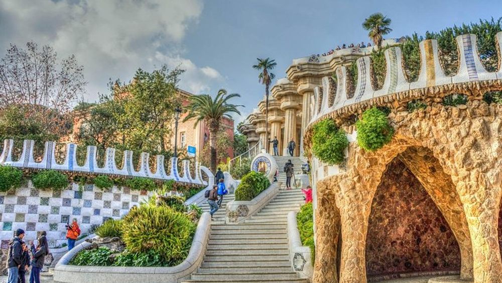 Barcelona: Park Guell Skip the Line Guided Tour
