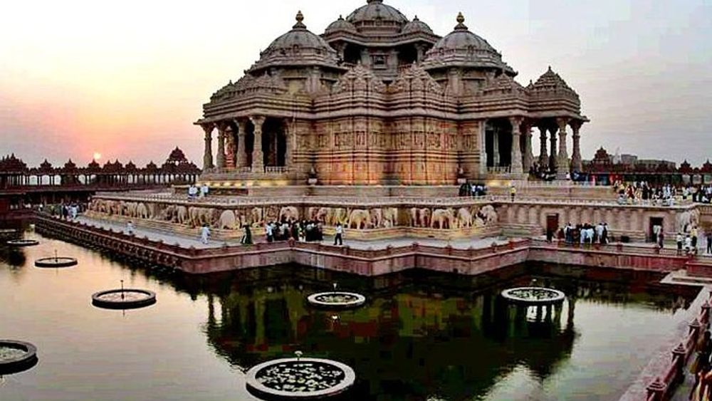 New Delhi Akshardham Temple Tour with Musical Fountain Show