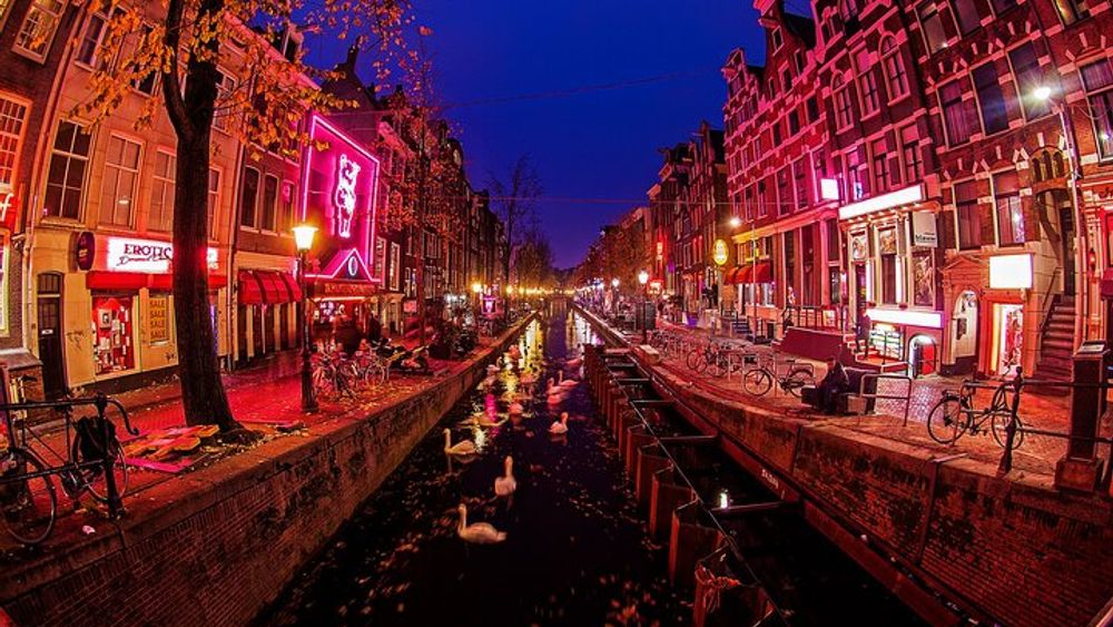 Amsterdam Red Light District and City Highlights Walking Tour