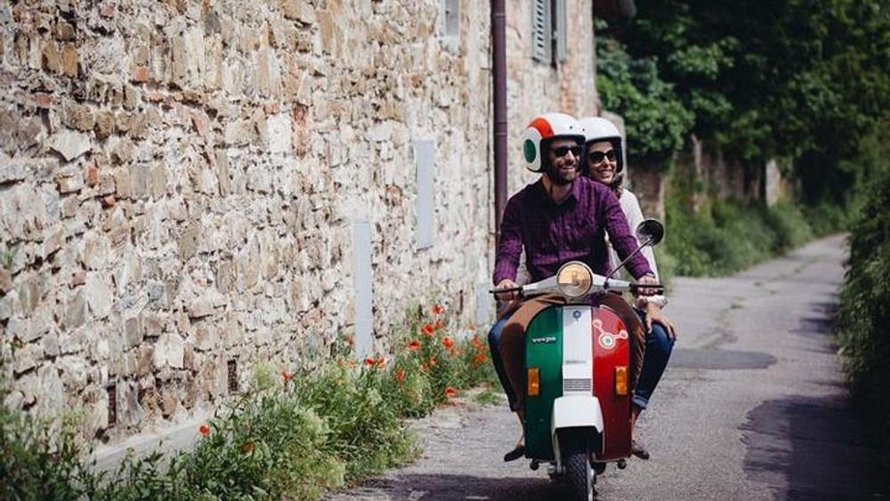 Florence and Tuscan Hills Vespa Tour with Italian Cuisine Meal