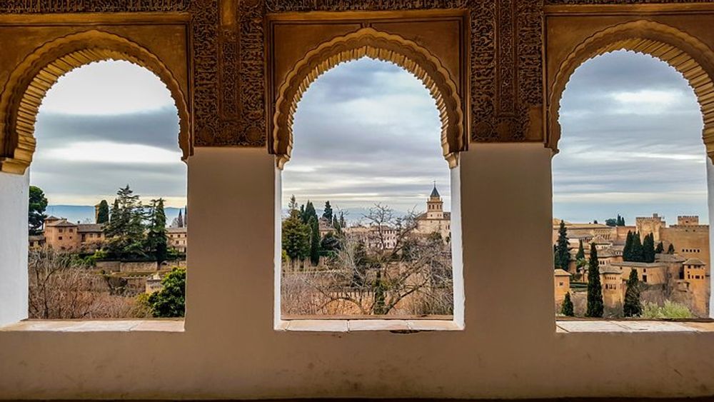 Alhambra, Albaicin and Sacromonte Guided Tour