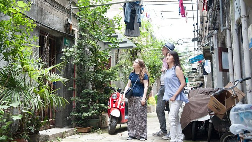 Shanghai Old Town 3-Hour Small-Group Tour, Tea, Food Tasting