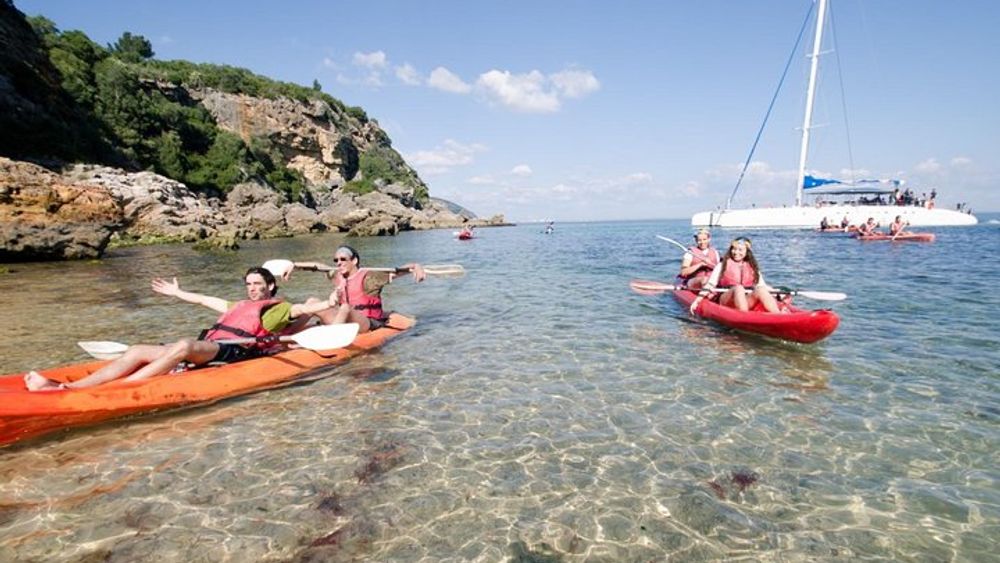 Canoeing Portinho Arrábida