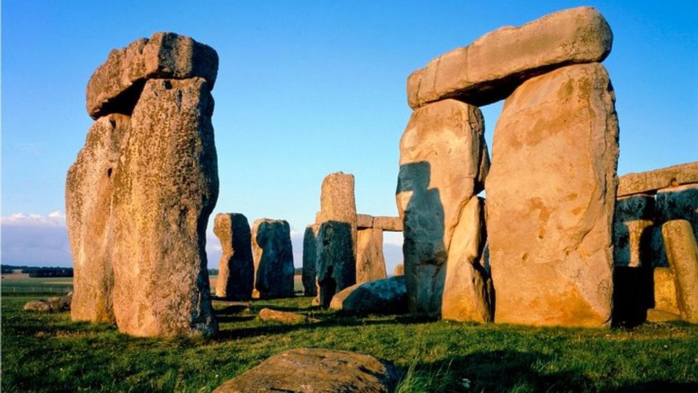 Stonehenge and Bath from London plus Roman Baths Option