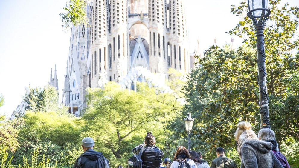 Barcelona Gaudí: Fast Track Sagrada Familia and Park Güell
