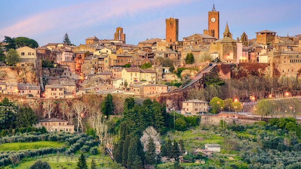 Bagnoregio & Orvieto Day Trip with Tuscany Wine Tasting & Lunch