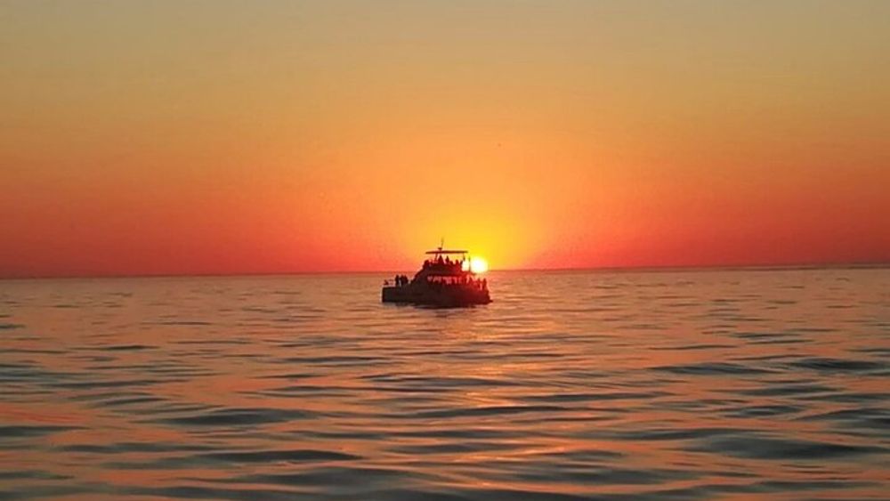 Luxury Sunset Cruise with Prosecco