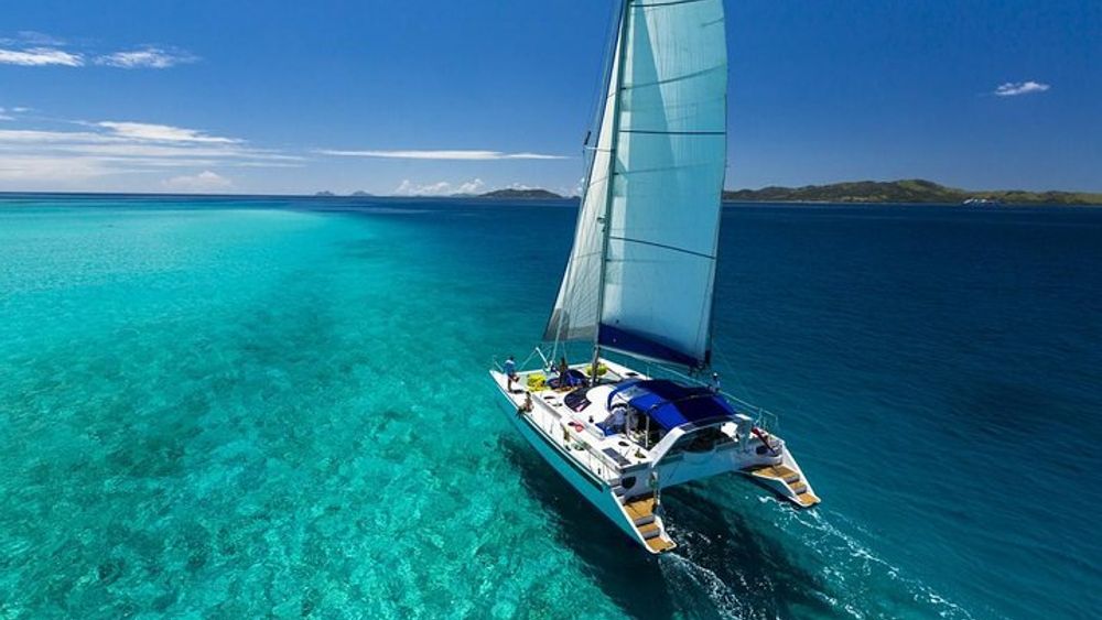 Enjoy an amazing day in Isla Mujeres with snorkeling food, drinks and round trip