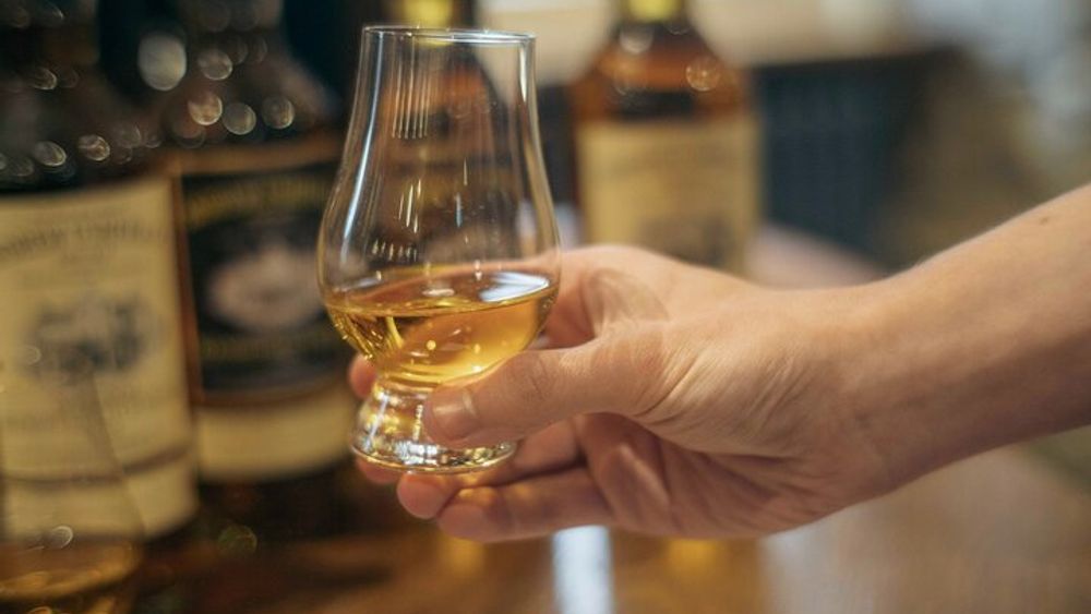 Cellar Of Scotland Walking Tour, taste Edinburgh's finest drinks