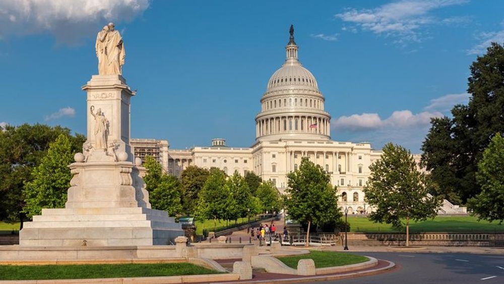 DC Monuments & Memorials Guided Minibus City Tour