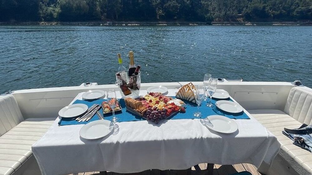 Porto: tour 6 Bridges on the Douro River with welcome drink