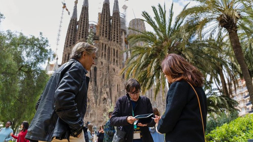 Casa Batllo, La Pedrera, Park Guell and Sagrada Familia Tour