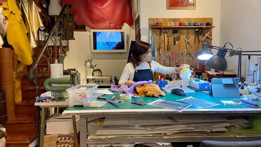 Traditional Florence Experience with Local Artisans in Oltrarno
