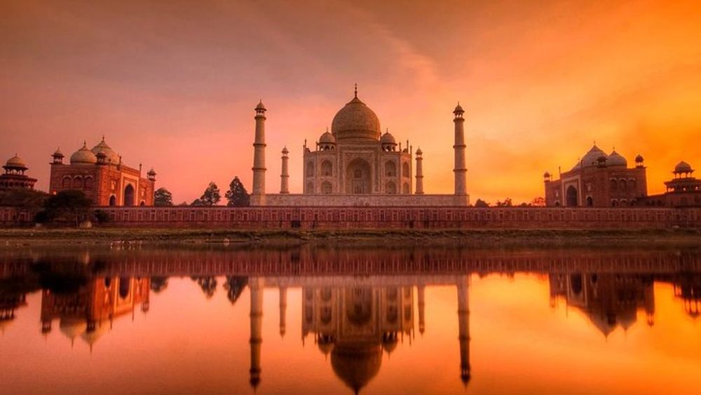 Approved Tour Guide in Agra full-day
