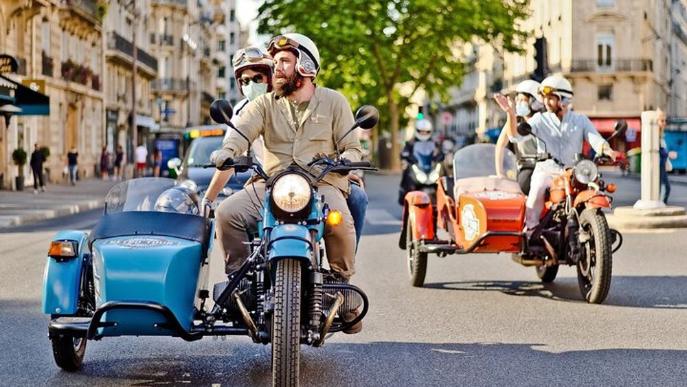 Paris Vintage Half Day Tour on a Sidecar Motorcycle