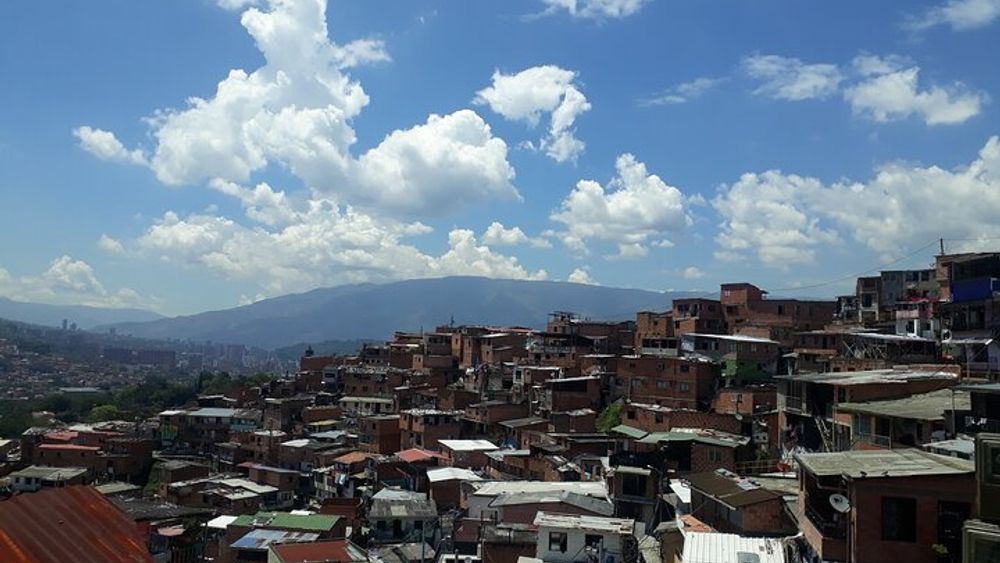 Comuna 13, Graffiti tour Medellin