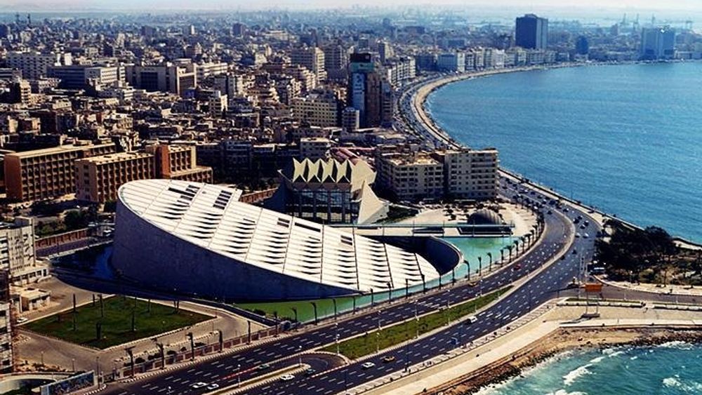 Giza to Alexandria Full-Day Trip with Roman Amphitheater