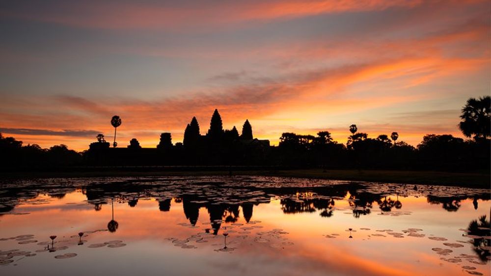 Siem Reap to Angkor Wat Sunrise Discovery Full-Day Bike Tour