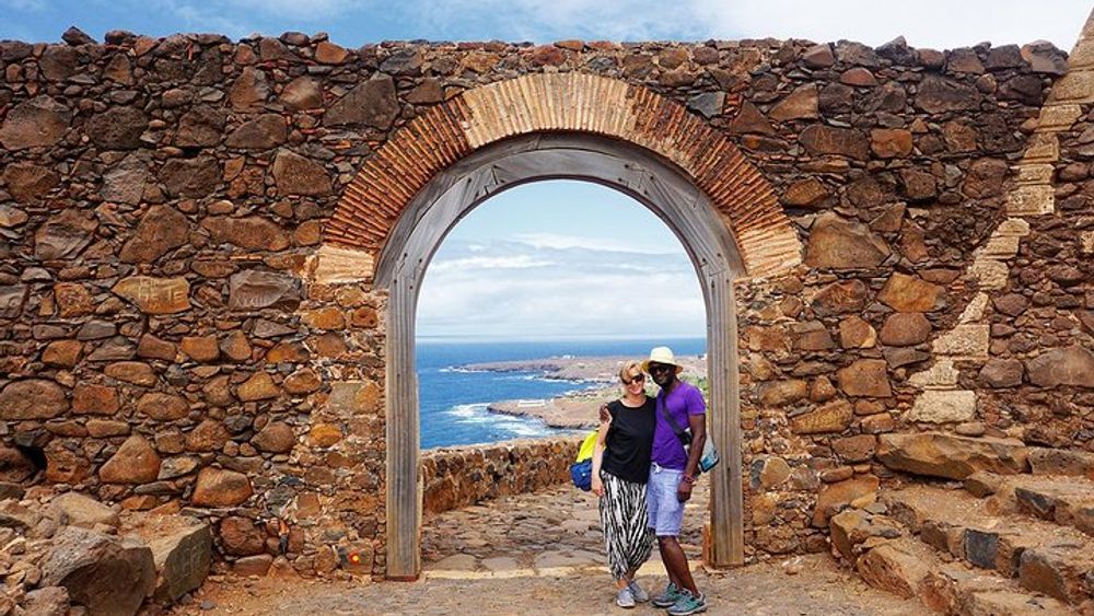 Small Group Guided Tour of Praia