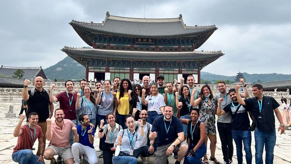 Best Things to Do - Half Day Seoul Trip (Seoul Palace & Temple)