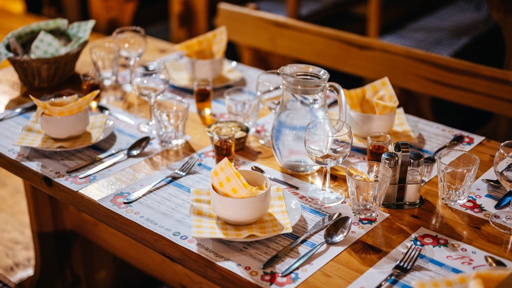 Folklore Dinner with Unlimited Drinks 4 Course Menu