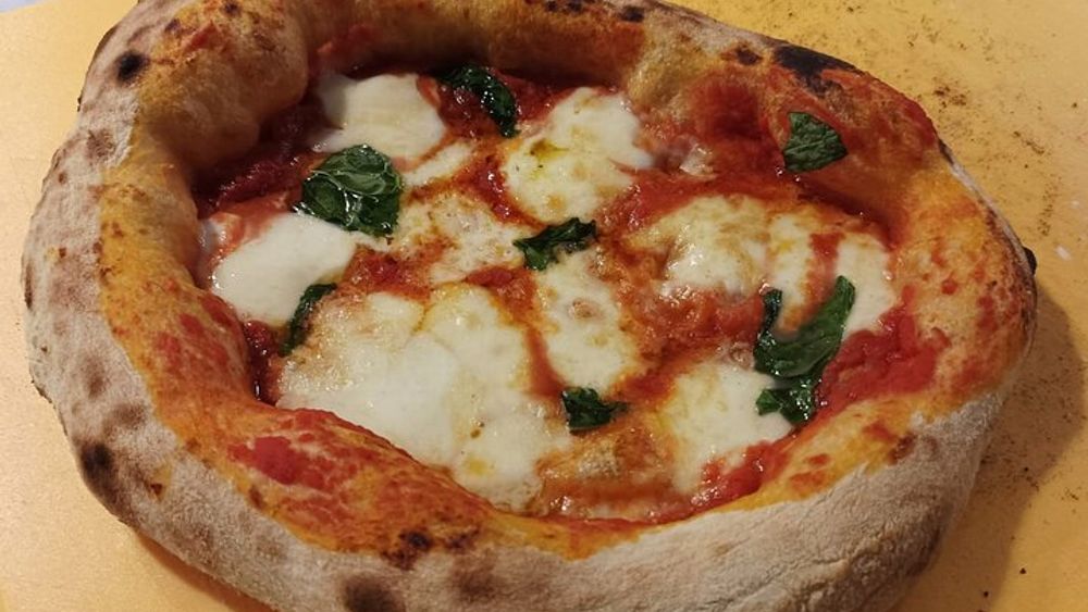 Crunchy Pizza, Wine Tasting and Chocolate Tiramisù