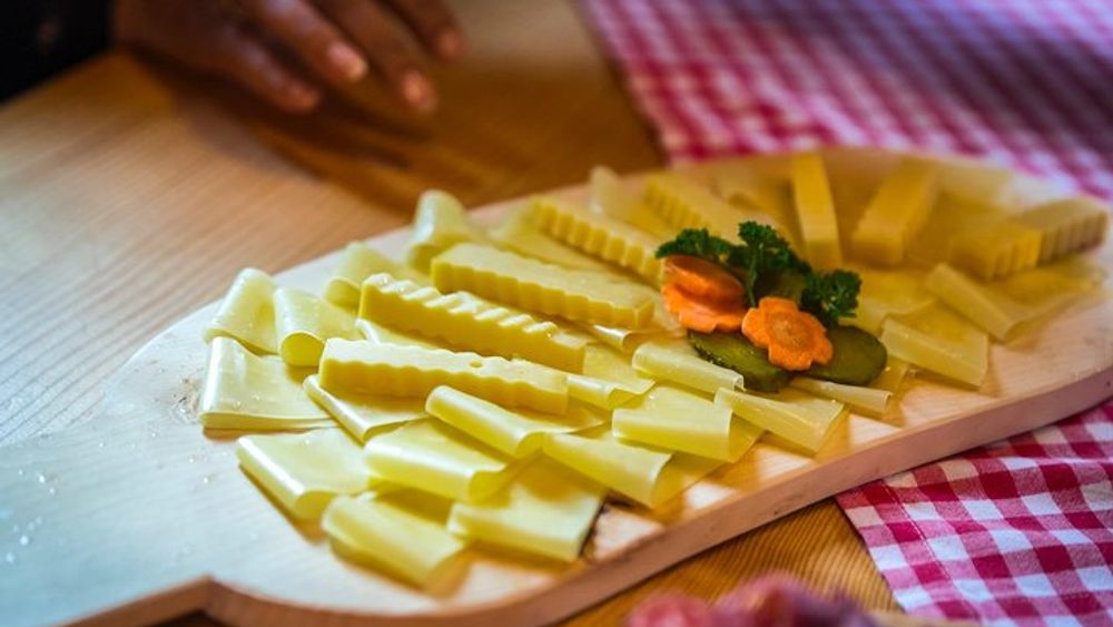 Lucerne “CH” Tour: Cheese, Chocolate, and Chapel Bridge