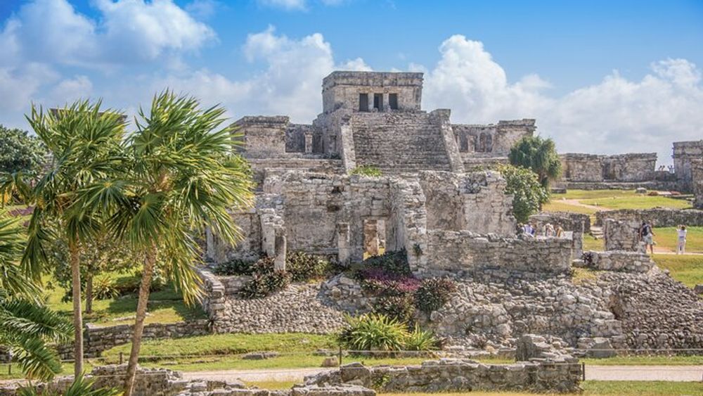 Tulum Ruins Guided Tour from Cancun and Riviera Maya