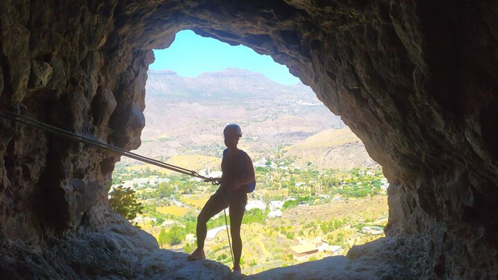 Climbing + Zipline + Via Ferrata + Cave. Adventure route in Gran Canaria