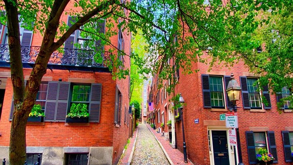 Beacon Hill, Public Garden, Back Bay History + Photo Walking Tour(Small Group)