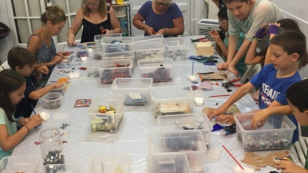 Be Gaudí Mosaic Class Barcelona for Families