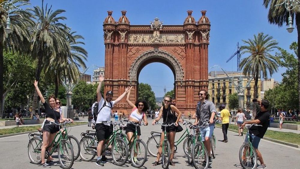 Barcelona City Bike Tour | Highlights and Hidden Gems