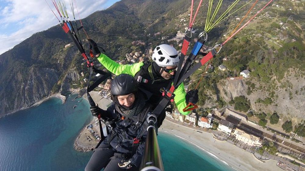 Experience Excitement With Paramator or paragliding.