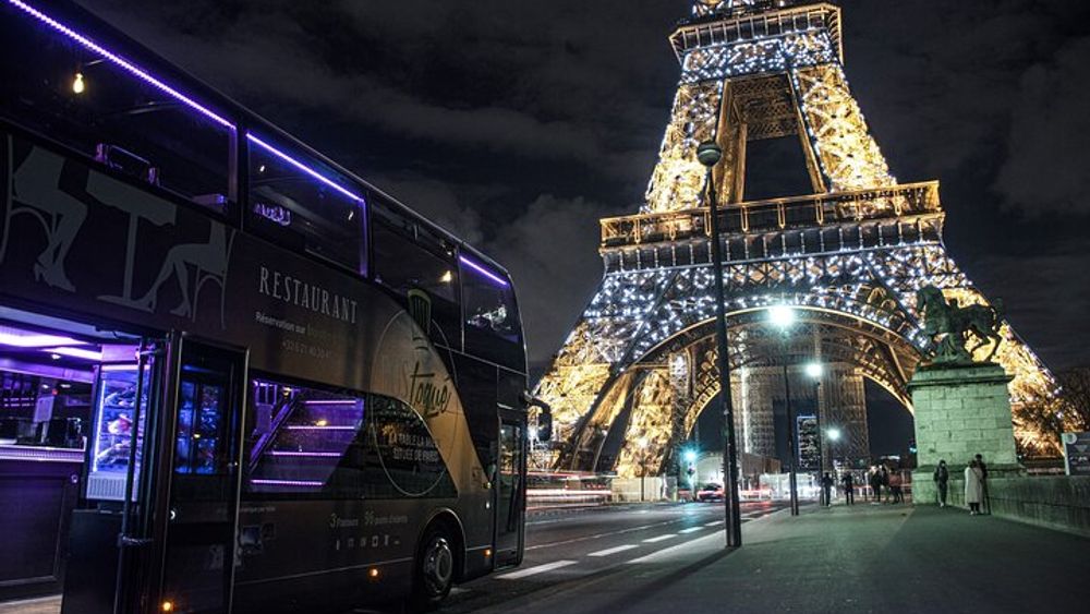 Evening dinner experience on the Bus Toqué in Paris
