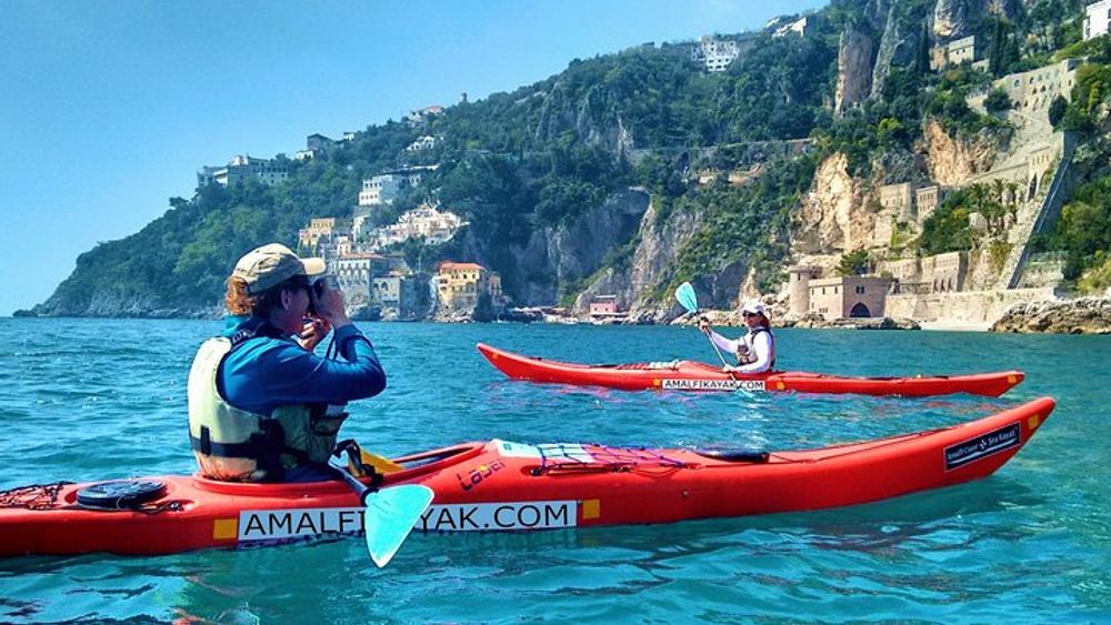 Amalfi Coast Kayaking Tour with Souvenir Photos
