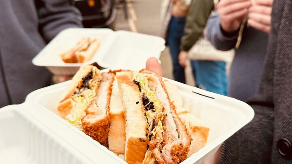 Portland: Small-Group Tasting Tour with Comedian Guide
