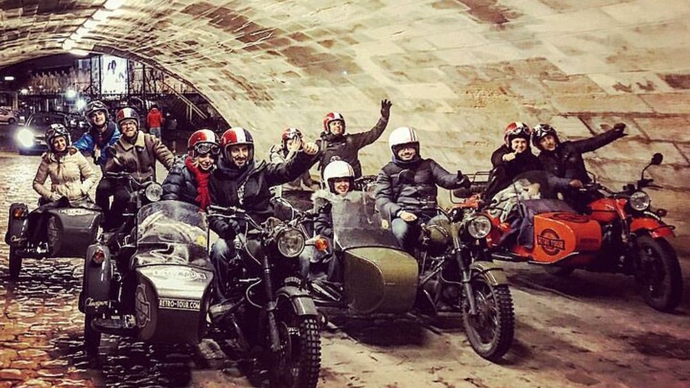 Paris Vintage Tour by Night on a Sidecar with Champagne