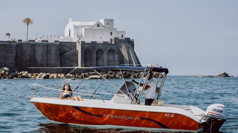 Boat trip on the island of Ischia Terminal Boat 21