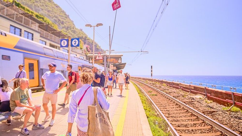 Cinque Terre Day Trip from Montecatini: Coach, Train, and Boat