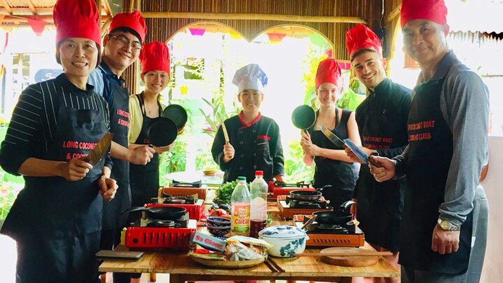 Hoi An Eco Cooking Class(Local market, Basket Boat Ride,Crab Fishing & Cooking)