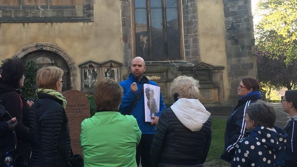 Private Old Edinburgh Tour - Walk in the footsteps of Royals and Rogues!