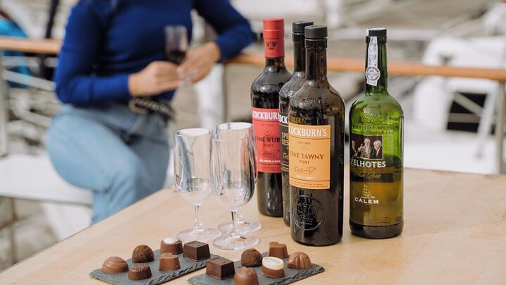 Tour by Boat with Porto Wine and Chocolates Tasting