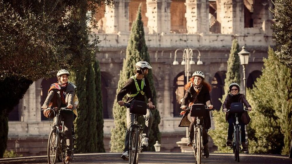 City Center Highlights of Rome Tour with Top E-Bike