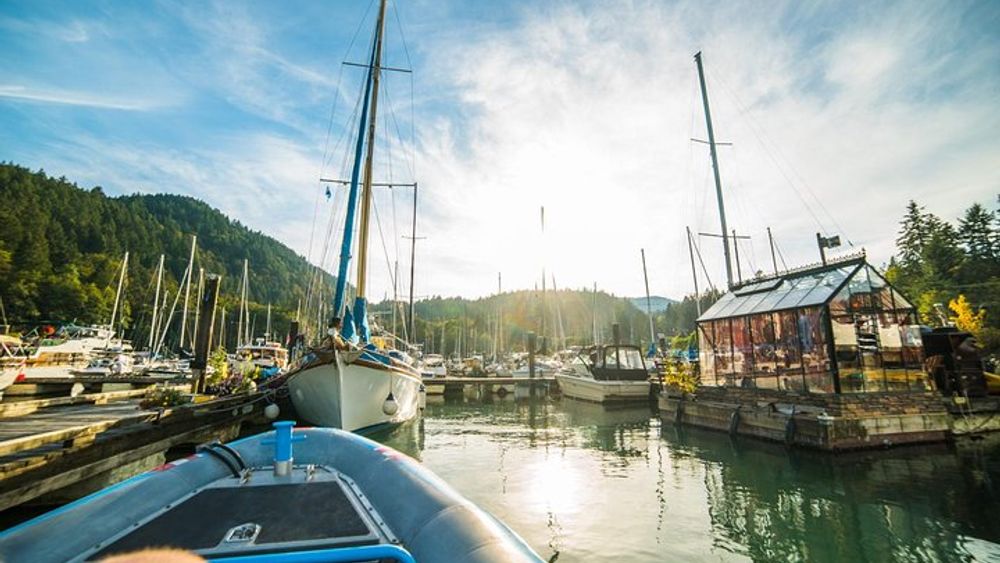 Bowen Island Dinner and Zodiac Boat Tour by Vancouver Water Adventures