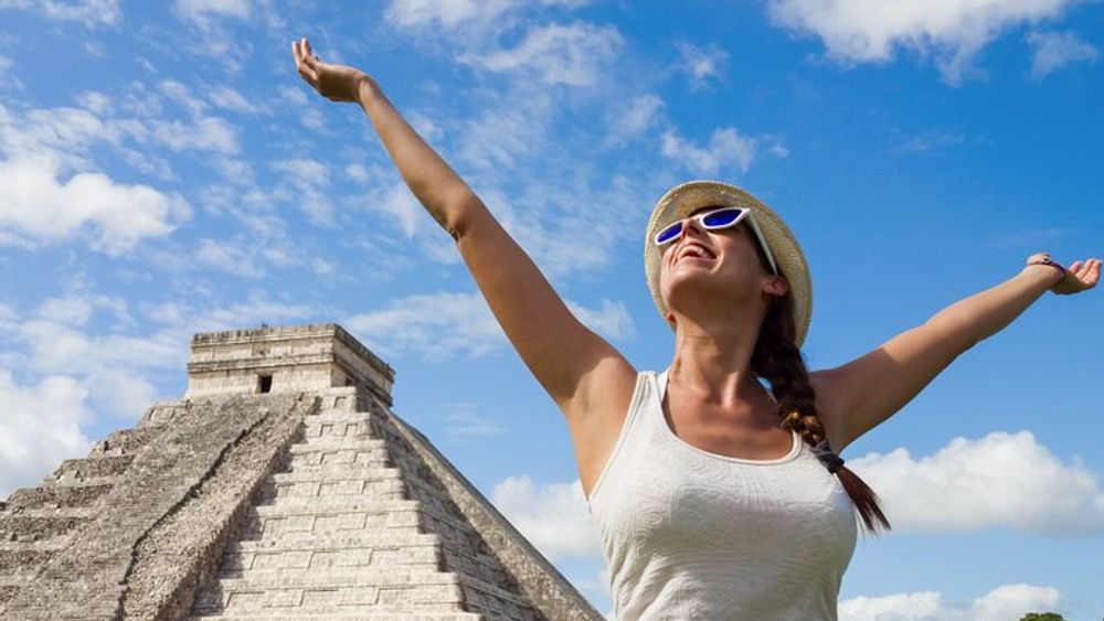 Full-Day Tour to Chichen Itza and cenotes experience